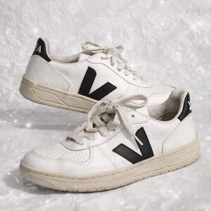 Veja Esplar White Leather Sneakers Black V Logo Size 6 (EU 37)